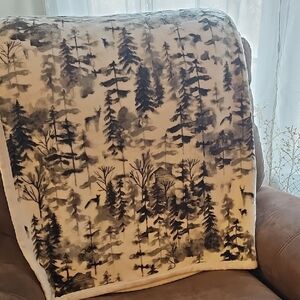 Cuddl Duds Black, Greeen and White Forest Throw Blanket